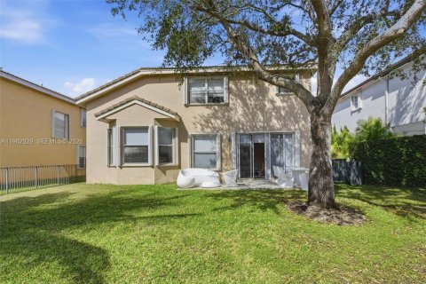 Villa ou maison à vendre à Miramar, Floride: 4 chambres, 251.49 m2 № 2025250 - photo 4