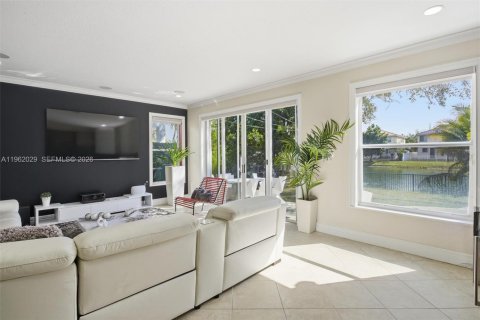 Villa ou maison à vendre à Miramar, Floride: 4 chambres, 251.49 m2 № 2025250 - photo 20