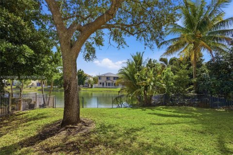 Villa ou maison à vendre à Miramar, Floride: 4 chambres, 251.49 m2 № 2025250 - photo 6