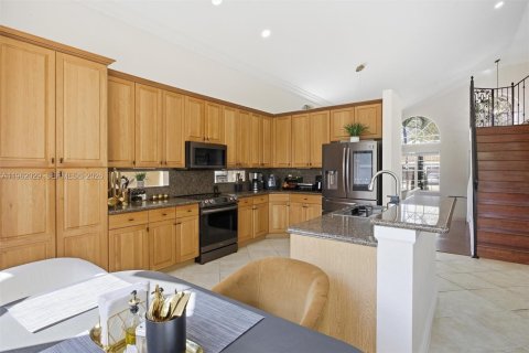 Villa ou maison à vendre à Miramar, Floride: 4 chambres, 251.49 m2 № 2025250 - photo 17