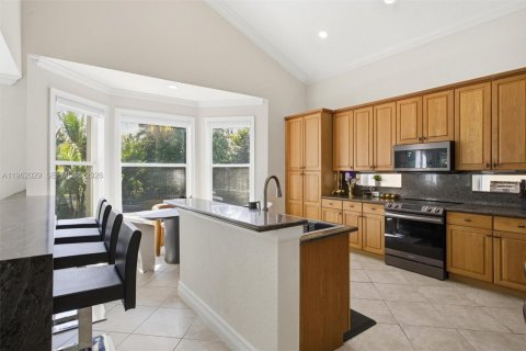 Villa ou maison à vendre à Miramar, Floride: 4 chambres, 251.49 m2 № 2025250 - photo 15