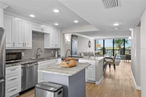 Copropriété à louer à Saint Pete Beach, Floride: 2 chambres, 109.16 m2 № 1900560 - photo 5