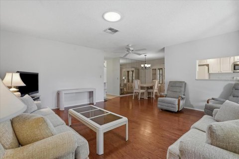 Villa ou maison à vendre à Port Richey, Floride: 2 chambres, 129.6 m2 № 2388935 - photo 11