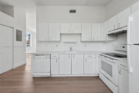 Купить кондоминиум в Катлер-Бей, Флорида 1 спальня, 71.53м2, № 2060958 - фото 11