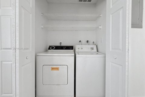 Купить кондоминиум в Катлер-Бей, Флорида 1 спальня, 71.53м2, № 2060958 - фото 18