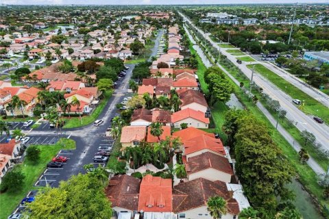 Купить кондоминиум в Катлер-Бей, Флорида 1 спальня, 71.53м2, № 2060958 - фото 22