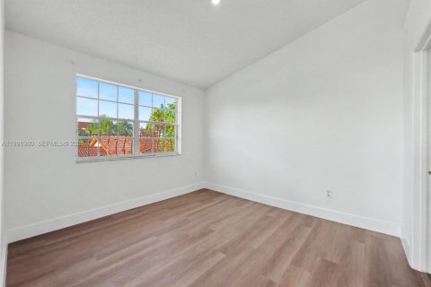 Купить кондоминиум в Катлер-Бей, Флорида 1 спальня, 71.53м2, № 2060958 - фото 6