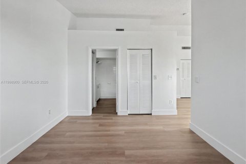 Купить кондоминиум в Катлер-Бей, Флорида 1 спальня, 71.53м2, № 2060958 - фото 8