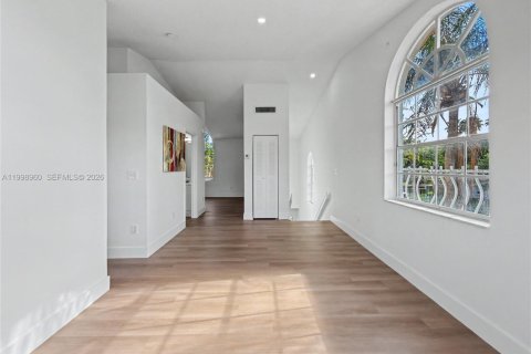 Купить кондоминиум в Катлер-Бей, Флорида 1 спальня, 71.53м2, № 2060958 - фото 5