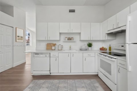 Купить кондоминиум в Катлер-Бей, Флорида 1 спальня, 71.53м2, № 2060958 - фото 12