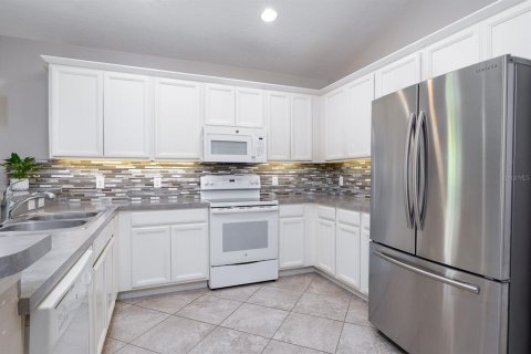 House in Davenport, Florida 4 bedrooms, 243.5 sq.m. № 1919789 - photo 7