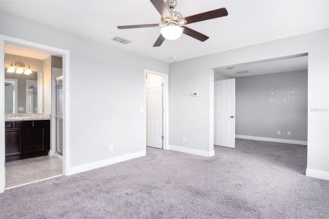 House in Davenport, Florida 4 bedrooms, 243.5 sq.m. № 1919789 - photo 20