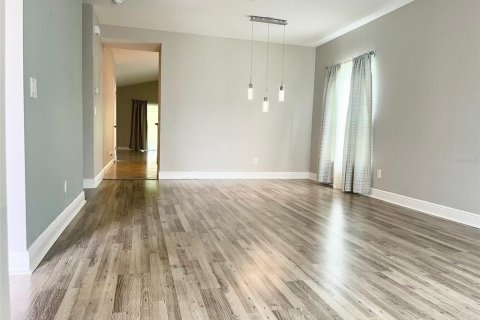 House in Davenport, Florida 4 bedrooms, 243.5 sq.m. № 1919789 - photo 4