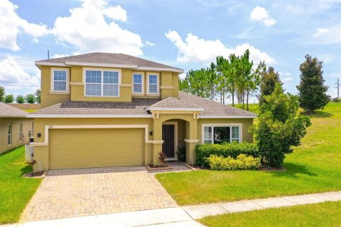 House in Davenport, Florida 4 bedrooms, 243.5 sq.m. № 1919789 - photo 1