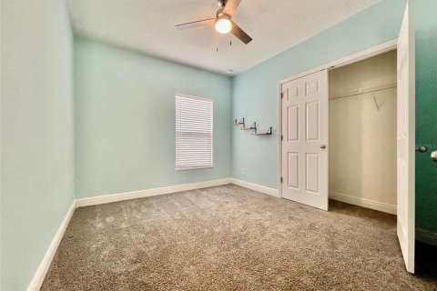 House in Davenport, Florida 4 bedrooms, 243.5 sq.m. № 1919789 - photo 15