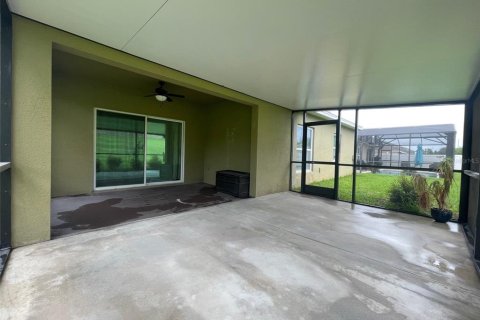 House in Davenport, Florida 4 bedrooms, 243.5 sq.m. № 1919789 - photo 24