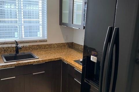 Condo in Miami Beach, Florida, 1 bedroom  № 2077145 - photo 4
