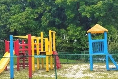 Copropriété à vendre à Miami, Floride: 2 chambres, 99.78 m2 № 1890491 - photo 21