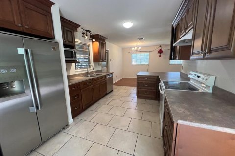Villa ou maison à louer à Gainesville, Floride: 4 chambres, 144.93 m2 № 2321271 - photo 8