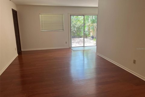 Villa ou maison à louer à Gainesville, Floride: 4 chambres, 144.93 m2 № 2321271 - photo 5