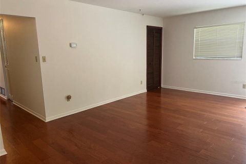 Villa ou maison à louer à Gainesville, Floride: 4 chambres, 144.93 m2 № 2321271 - photo 4