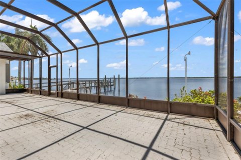 House in Port Charlotte, Florida 3 bedrooms, 238.57 sq.m. № 2211081 - photo 6