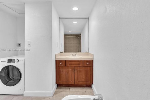 Condominio en venta en Miami Beach, Florida, 2 dormitorios, 110.55 m2 № 1698608 - foto 6