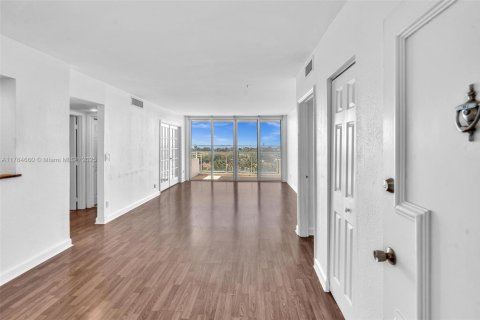 Condominio en venta en Miami Beach, Florida, 2 dormitorios, 110.55 m2 № 1698608 - foto 2