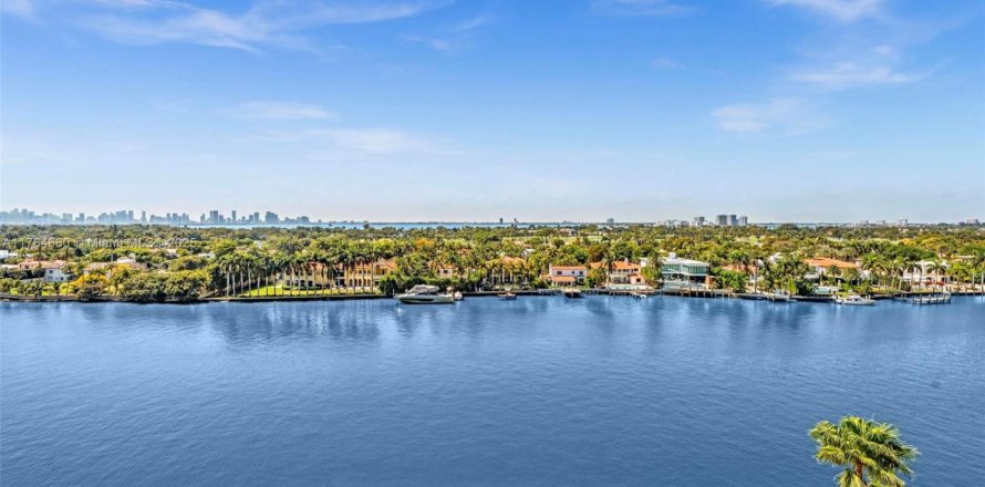 Condominio en Miami Beach, Florida, 2 dormitorios № 1698608
