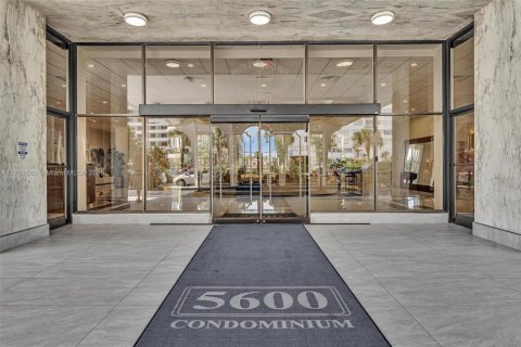 Condominio en venta en Miami Beach, Florida, 2 dormitorios, 110.55 m2 № 1698608 - foto 14