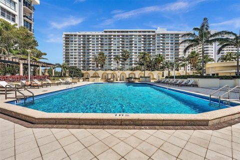 Condominio en venta en Miami Beach, Florida, 2 dormitorios, 110.55 m2 № 1698608 - foto 16