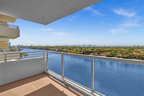 Condominio en venta en Miami Beach, Florida, 2 dormitorios, 110.55 m2 № 1698608 - foto 13