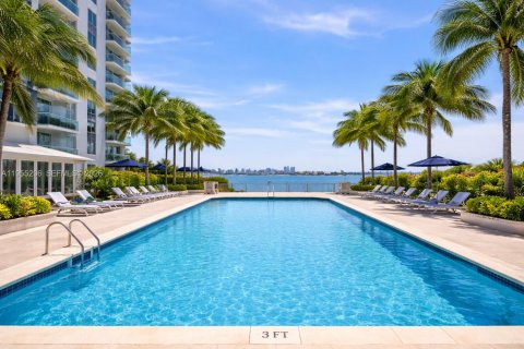 Condominio en alquiler en Miami, Florida, 2 dormitorios, 102.56 m2 № 2009670 - foto 14