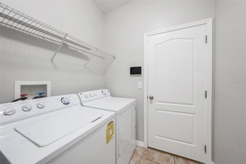 House in Riverview, Florida 4 bedrooms, 224.17 sq.m. № 1812761 - photo 13