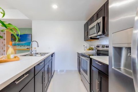 Adosado en venta en Homestead, Florida, 4 dormitorios, 133.22 m2 № 2423221 - foto 5