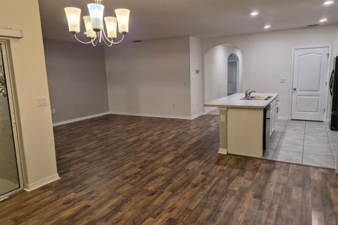 Villa ou maison à louer à Auburndale, Floride: 3 chambres, 157.66 m2 № 2422776 - photo 2