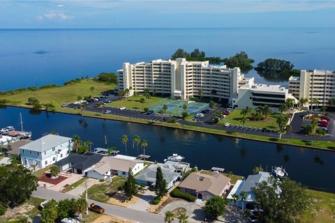 Casa en venta en Hudson, Florida, 2 dormitorios, 126.9 m2 № 1909059 - foto 4