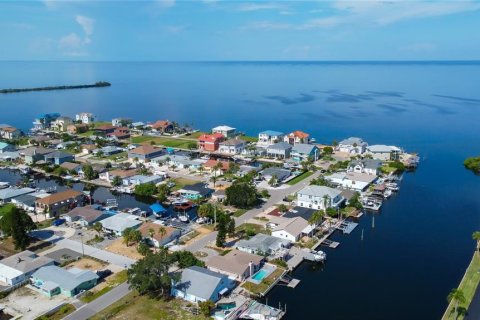 Casa en venta en Hudson, Florida, 2 dormitorios, 126.9 m2 № 1909059 - foto 1