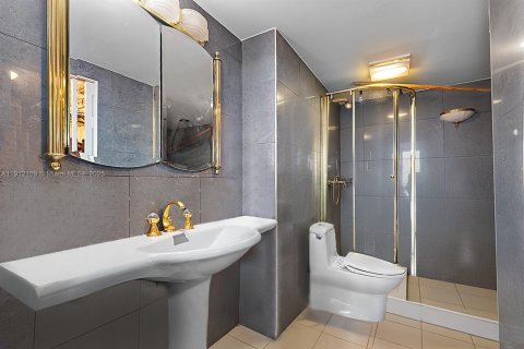 Copropriété à vendre à Miami Beach, Floride: 2 chambres, 135.17 m2 № 1969071 - photo 22