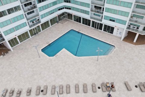 Copropriété à vendre à Miami Beach, Floride: 2 chambres, 135.17 m2 № 1969071 - photo 30