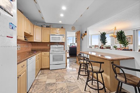 Copropriété à vendre à Miami Beach, Floride: 2 chambres, 135.17 m2 № 1969071 - photo 9