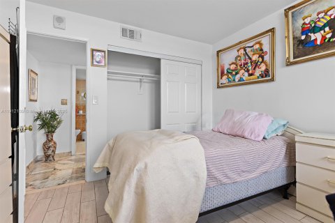 Copropriété à vendre à Miami Beach, Floride: 2 chambres, 135.17 m2 № 1969071 - photo 25