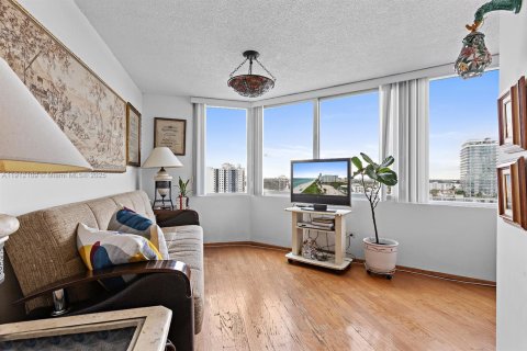 Copropriété à vendre à Miami Beach, Floride: 2 chambres, 135.17 m2 № 1969071 - photo 15