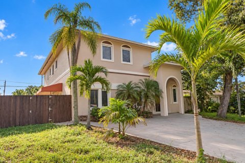 Villa ou maison à Dania Beach, Floride 4 chambres, 273.69 m2 № 2403740