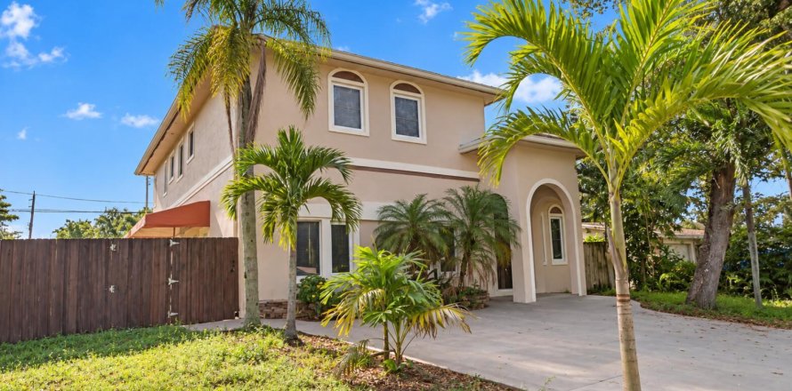 Villa ou maison à Dania Beach, Floride 4 chambres, 273.69 m2 № 2403740