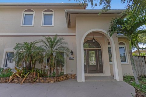 Villa ou maison à vendre à Dania Beach, Floride: 4 chambres, 273.69 m2 № 2403740 - photo 3