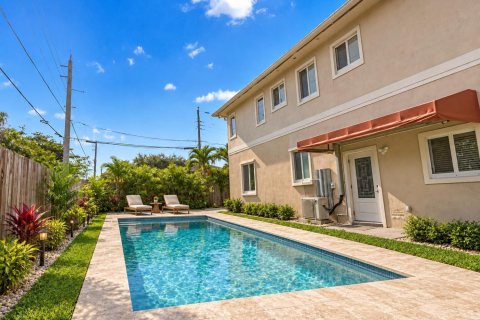 Villa ou maison à vendre à Dania Beach, Floride: 4 chambres, 273.69 m2 № 2403740 - photo 2