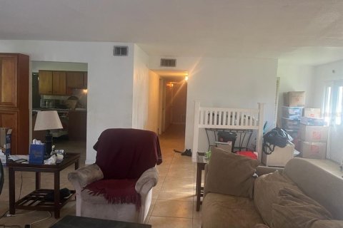 Villa ou maison à vendre à Port Charlotte, Floride: 3 chambres, 204.38 m2 № 2103515 - photo 5