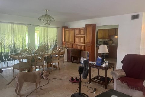 Villa ou maison à vendre à Port Charlotte, Floride: 3 chambres, 204.38 m2 № 2103515 - photo 6