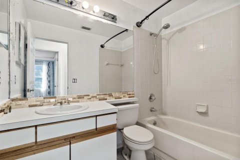 Casa en venta en Plant City, Florida, 4 dormitorios, 181.25 m2 № 1905582 - foto 27